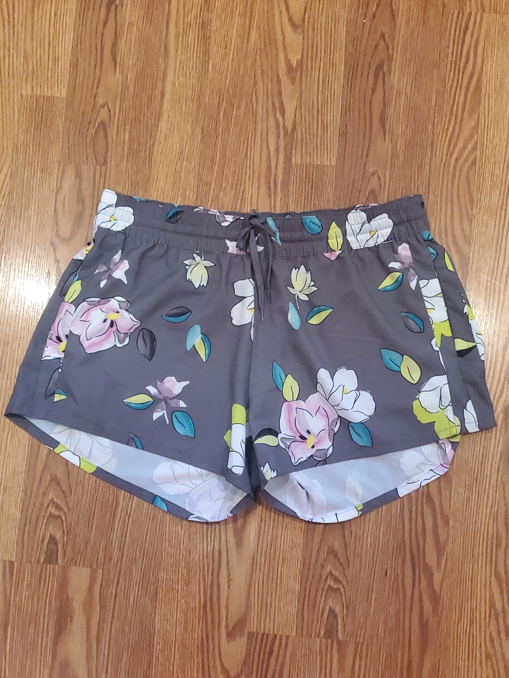 Okanu Surf Floral Drawstring Women's Swim Shorts - Gray RN 99291